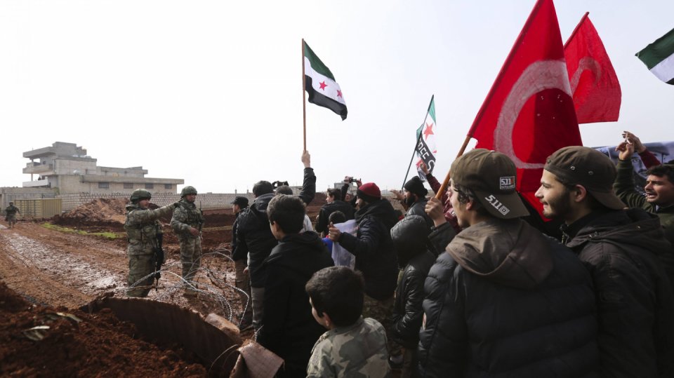 syrská opozice vítá turecké vojáky v provincii Idlib